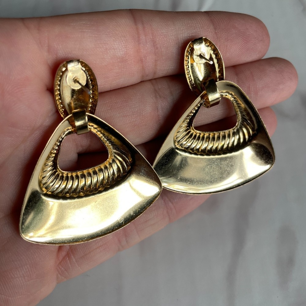 Vintage Mod Enamel Textured Gold Tone Edge Earrings - Picture 7 of 13